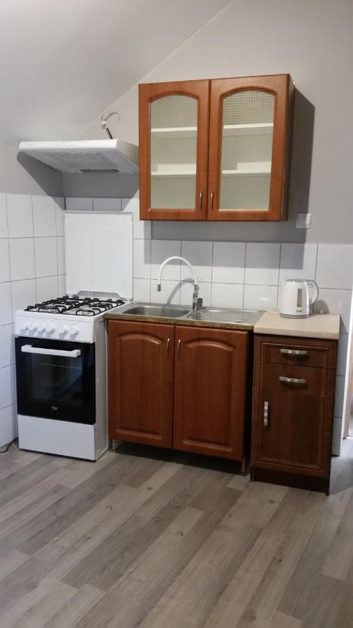 Pokoje Goscinne "U Karola" Pracownicze Ścinawa Exterior foto