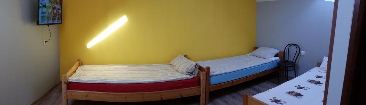 Pokoje Goscinne "U Karola" Pracownicze Ścinawa Exterior foto