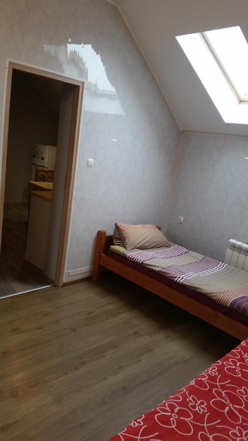 Pokoje Goscinne "U Karola" Pracownicze Ścinawa Exterior foto